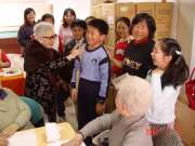 廖秀年校長正高興的說：「小楊敏盛來了！」